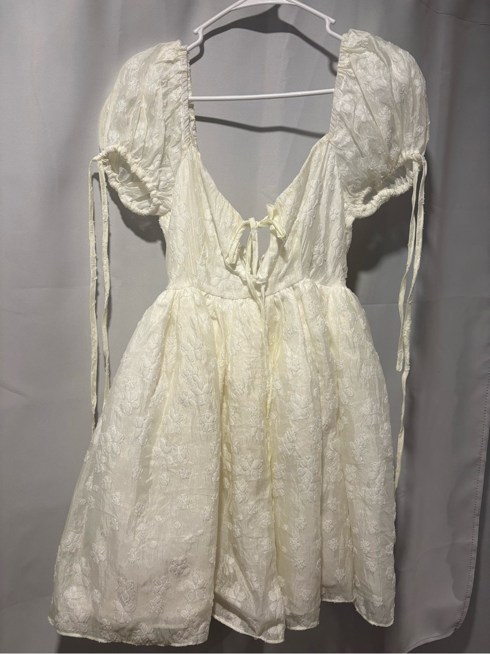 NWT Ivory Lace Puff Sleeve Mini Dress